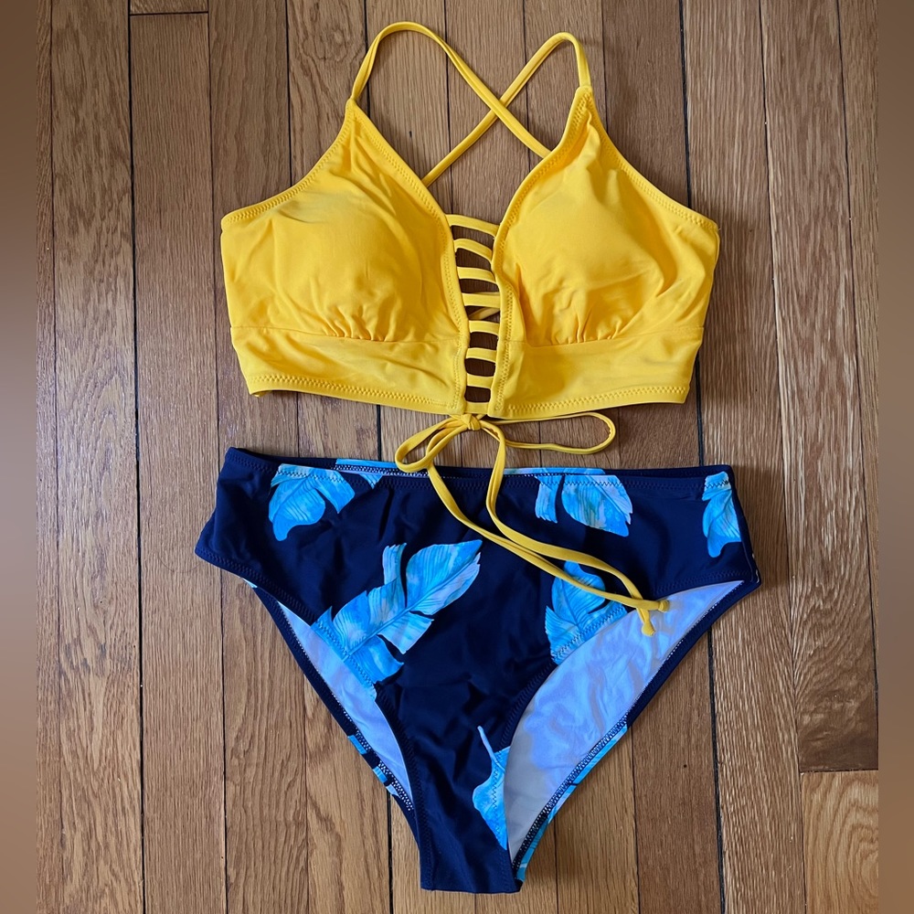 *SOLD* Bikini / 2-piece NWOT